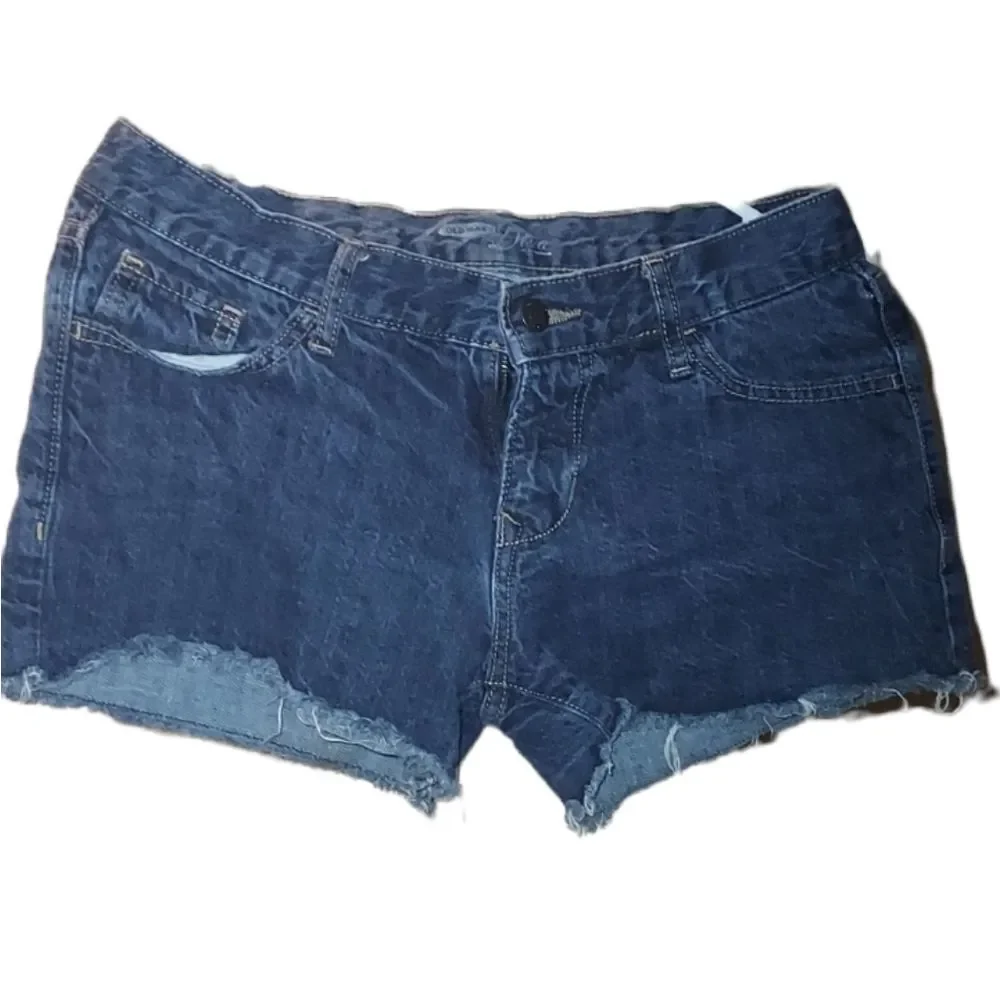 OLD navy short in excellent condition size 4